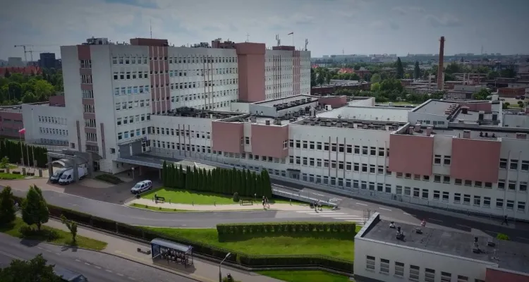 Kluczowy dla wojska szpital w Bydgoszczy coraz bardziej zadłużony. 30 mln złotych w trzy miesiące