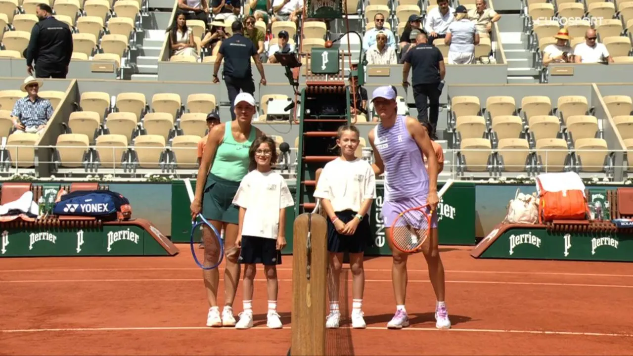 Polski pojedynek w Roland Garros. Zwroty akcji w meczu Igi Świątek z Magdą Linette