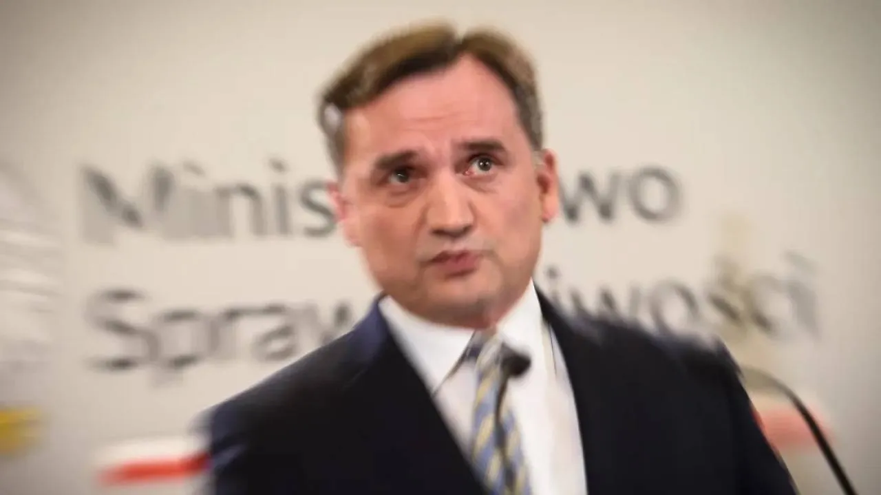 Bąkiewicz skazany za obronę kościoła. Ziobro ostro o sędzi Pilśnik. "Doskonale o tym wiedziała..."