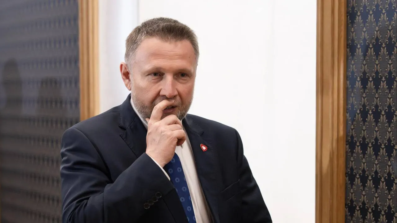 "Dość chaosu i kompromitacji". Prawo i Sprawiedliwość złożyło wniosek o odwołanie Kierwińskiego