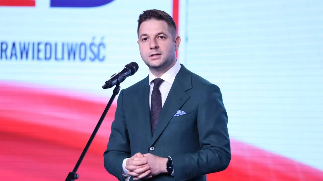 Uchylenie immunitetu i zgoda na zatrzymanie. Żurek chce ścigać europosła Jakiego