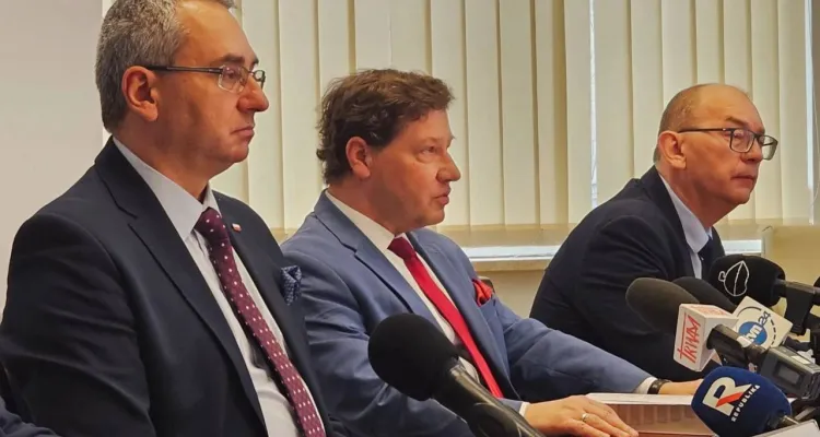 To zapowiedź siłowego wejścia do biur rzeczników?! Kuriozalne żądanie, aby 