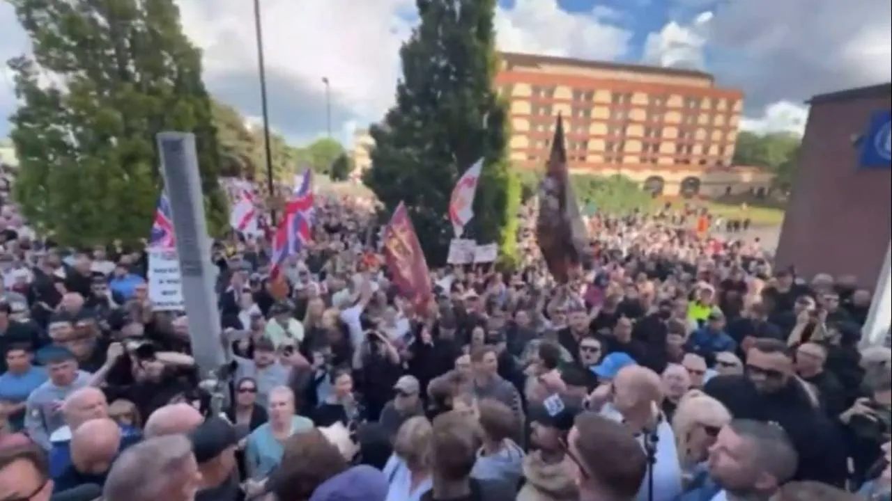 Sprawa Henry'ego Nowaka. Burzliwy protest przed siedzibą policji w Southampton [WIDEO]