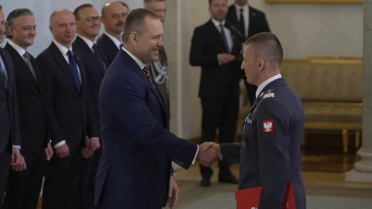 Gen. Ireneusz Nowak nowym Dowódcą Operacyjnym RSZ. Prezydent wręczył akt mianowania