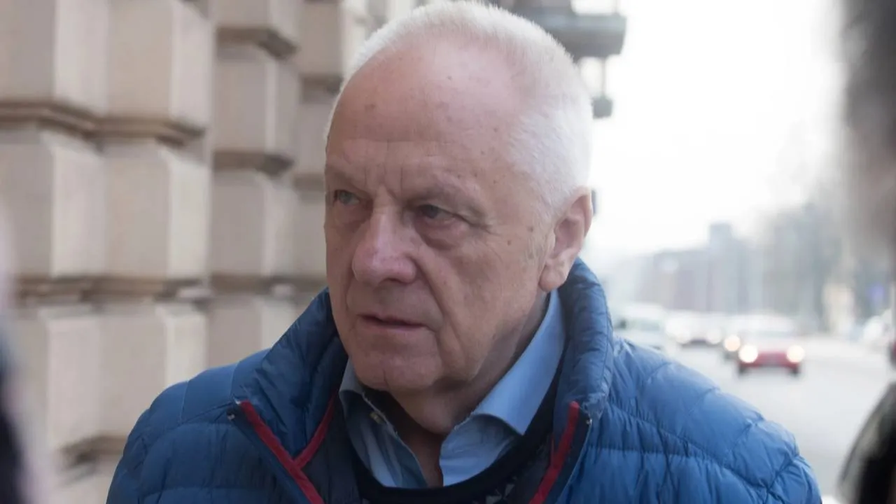 PiS to "szajka", a komuniści to "dżentelmeni". Seans nienawiści Niesiołowskiego w TVP w likwidacji