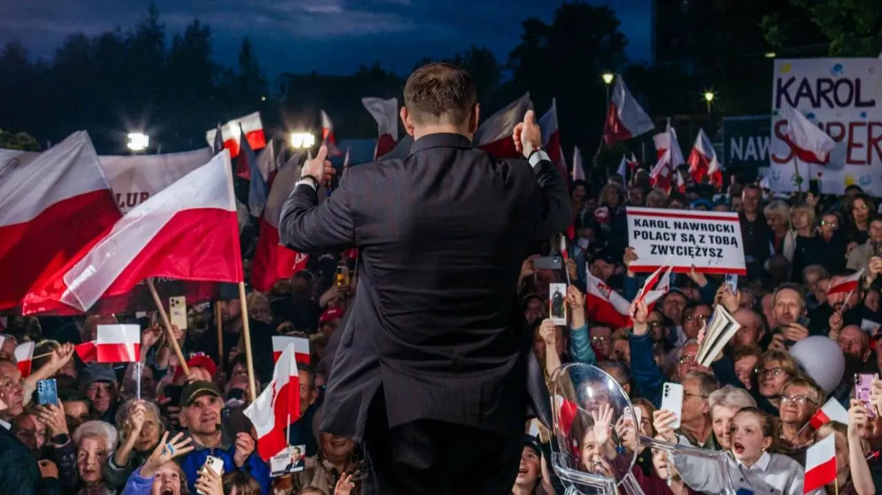 Rok po wyborach Polacy wydali werdykt. Tak ocenili Karola Nawrockiego [SONDAŻ]