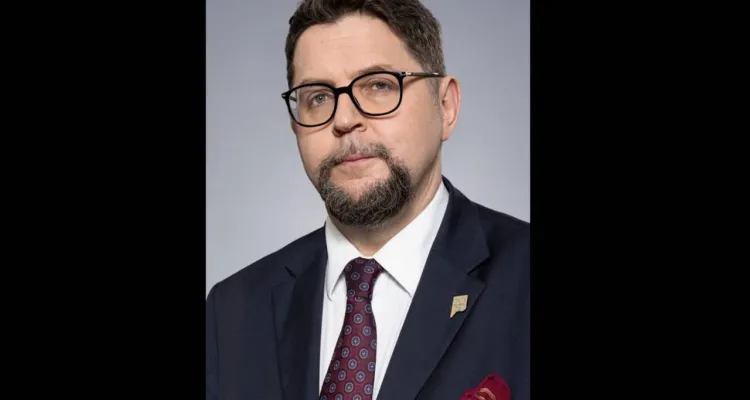 "To jest zdrada narodowa". TEGO zażądał Czarnek po słowach S