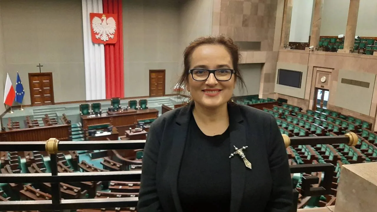 Polacy chwalą Nawrockiego, posłanka Lewicy drwi z jego elektoratu. Padły pogardliwe słowa [WIDEO]