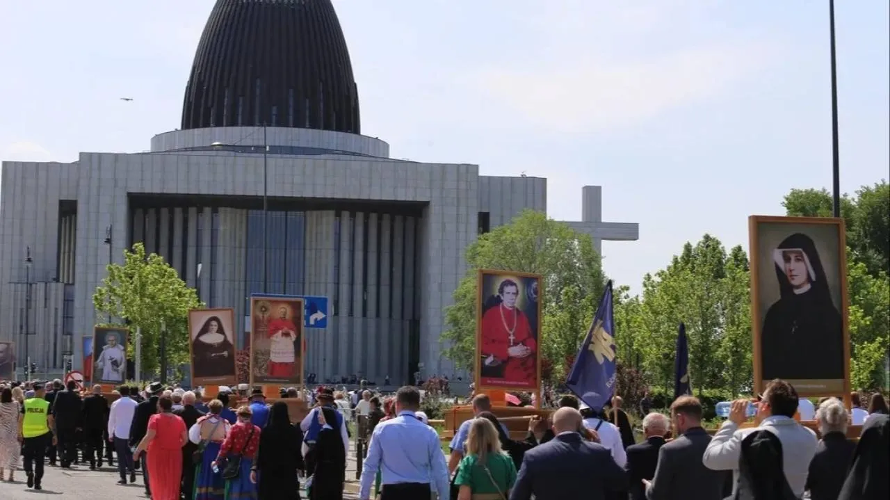XIX Święto Dziękczynienia. Przez Warszawę przejdzie procesja