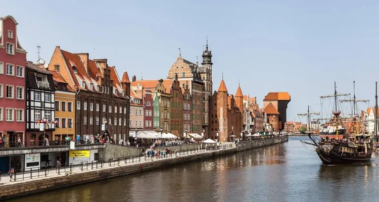 Urzędnik gdańskiego ratusza zatrzymany. Miał przyj