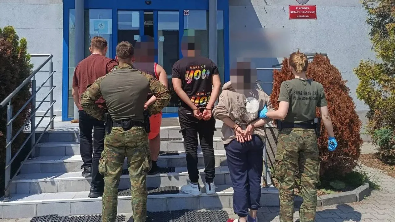 Kilkunastu obcokrajowców zatrzymanych w Małopolsce. Mieli podrobione zezwolenia na pracę