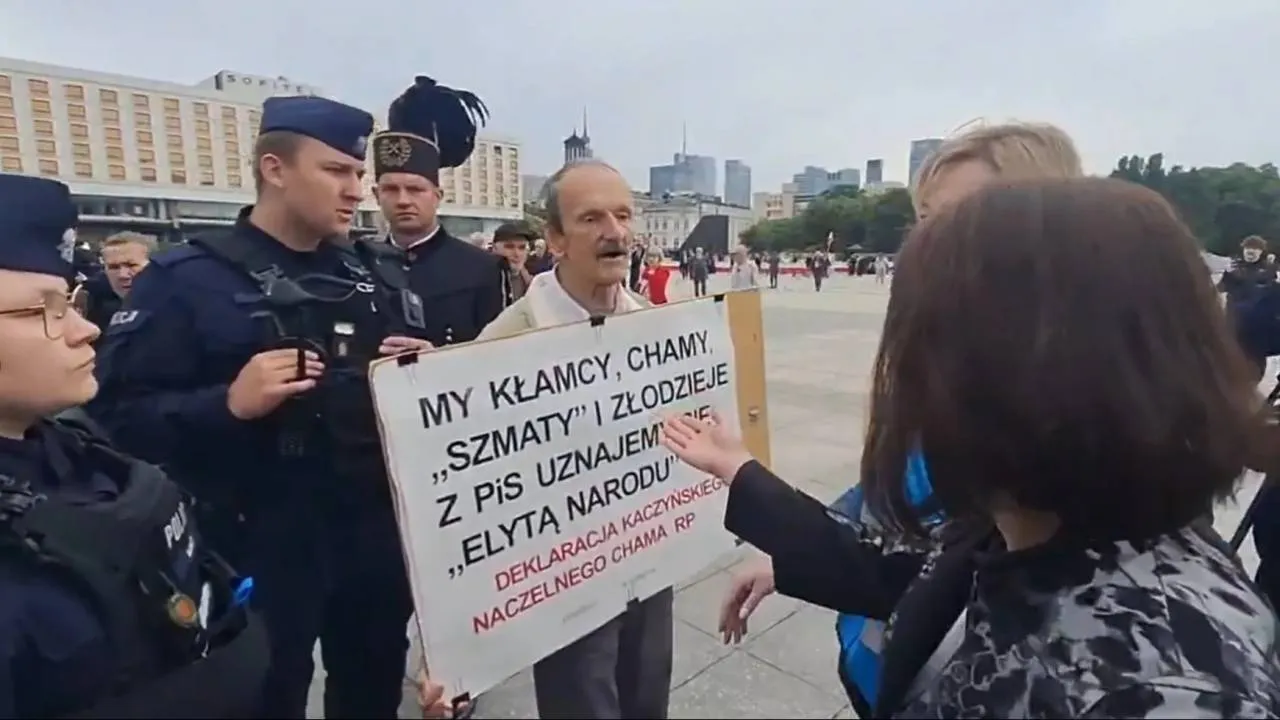Skandal na miesięcznicy smoleńskiej. Policja do prowokatora: "Panie Grzegorzu..."