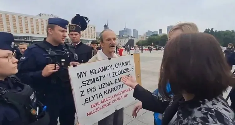 Skandal na miesięcznicy smoleńskiej. Policja do prowokatora: "Panie Grzegorzu..."