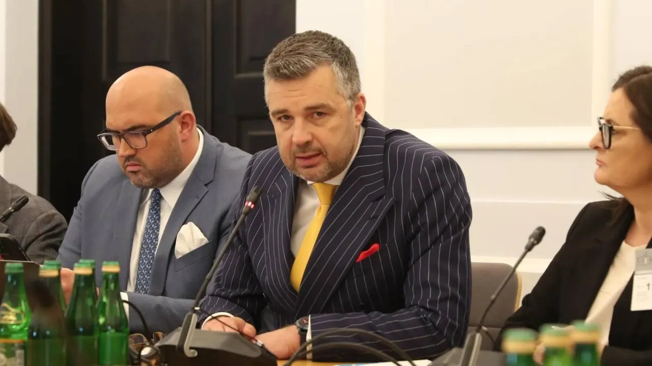 W Sejmie o działaniach wymierzonych w Republikę. Red. Rachoń ujawnił nowe fakty