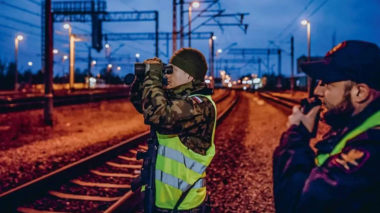 Bezpieczeństwo kolei w ruinie. "Gazeta Polska": Lekcja z listopada nadal nieodrobiona