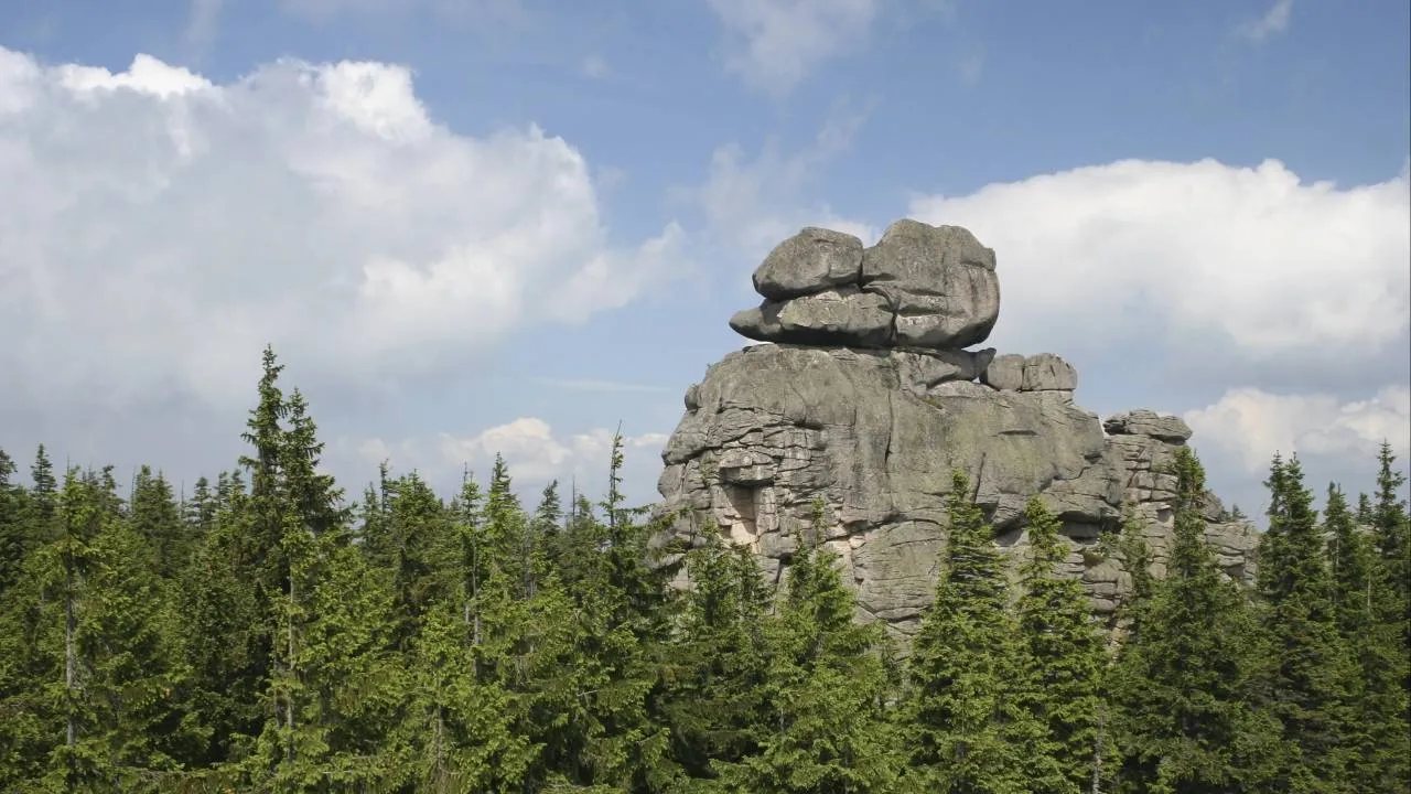 Niebezpiecznie w Karkonoszach. GOPR ostrzega przed wichurą i śliskimi szlakami