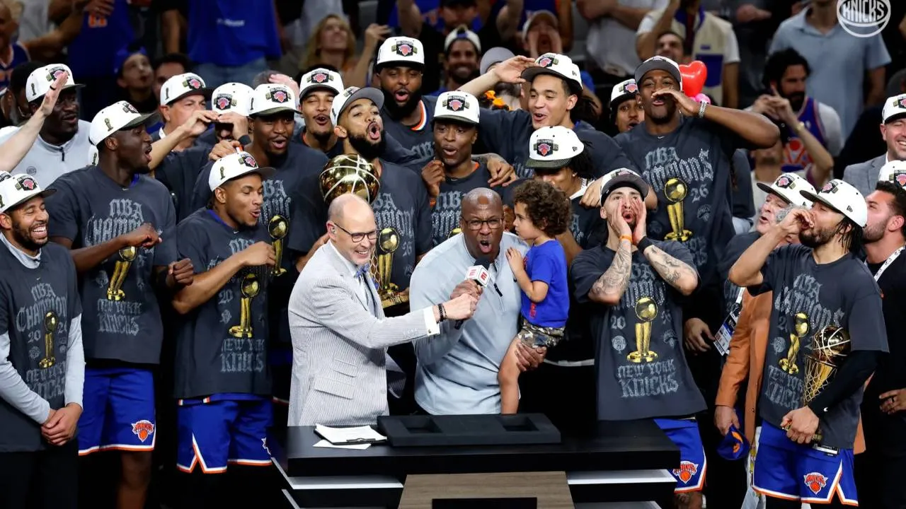 Pierwszy Polak z mistrzowskim pierścieniem NBA. W Nowym Jorku czekali ponad pół wieku