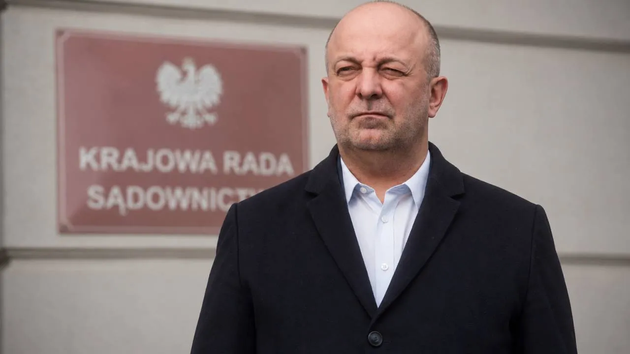 Żurek dał pretekst, "nowa" KRS skorzystała. Spróbują odsunąć s. Piebiak z Rady, choć nie mają do tego prawa