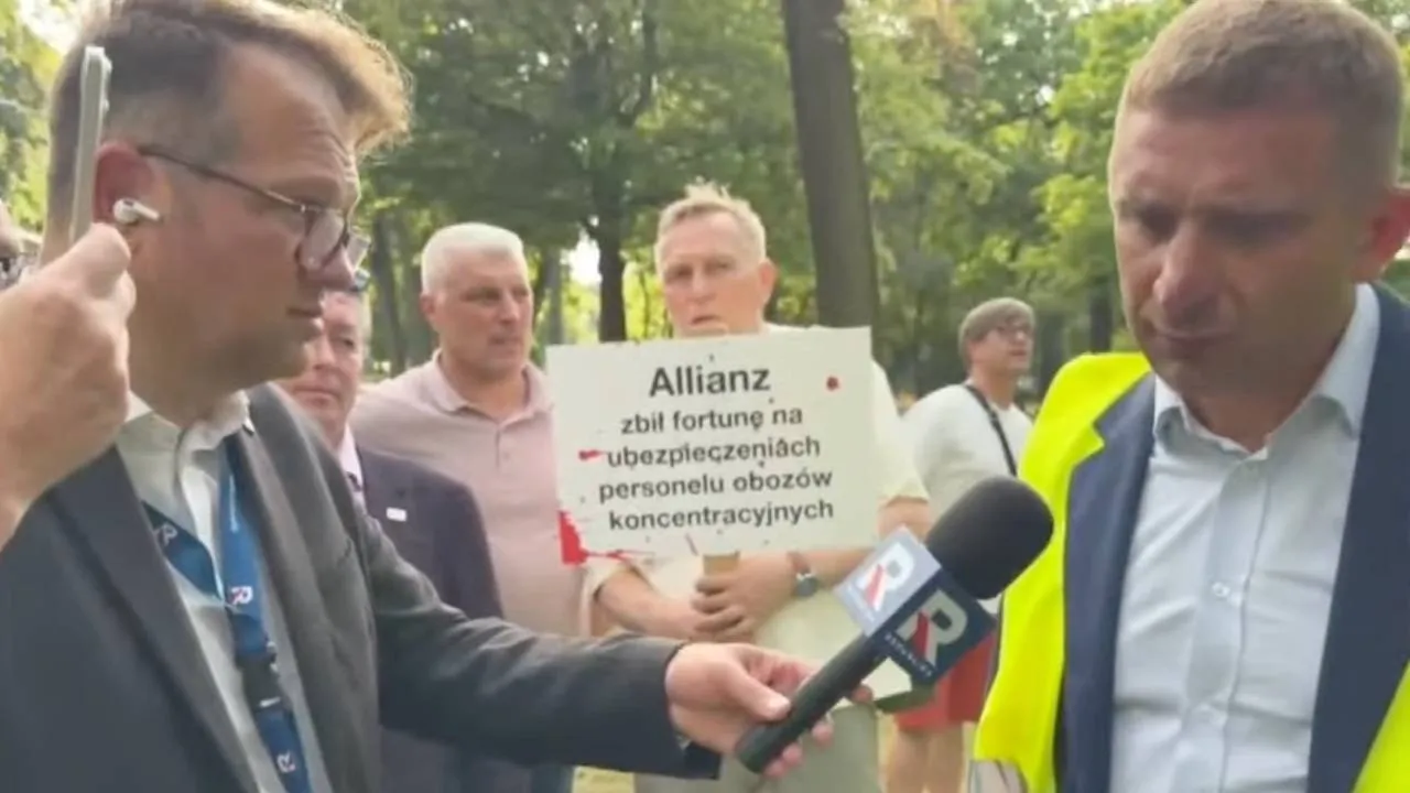 Poturbowali i wypuścili. Bąkiewicz: Wsadzali mi palce do oczu, do nosa. Dusili mnie. Bili pięściami i kolanami