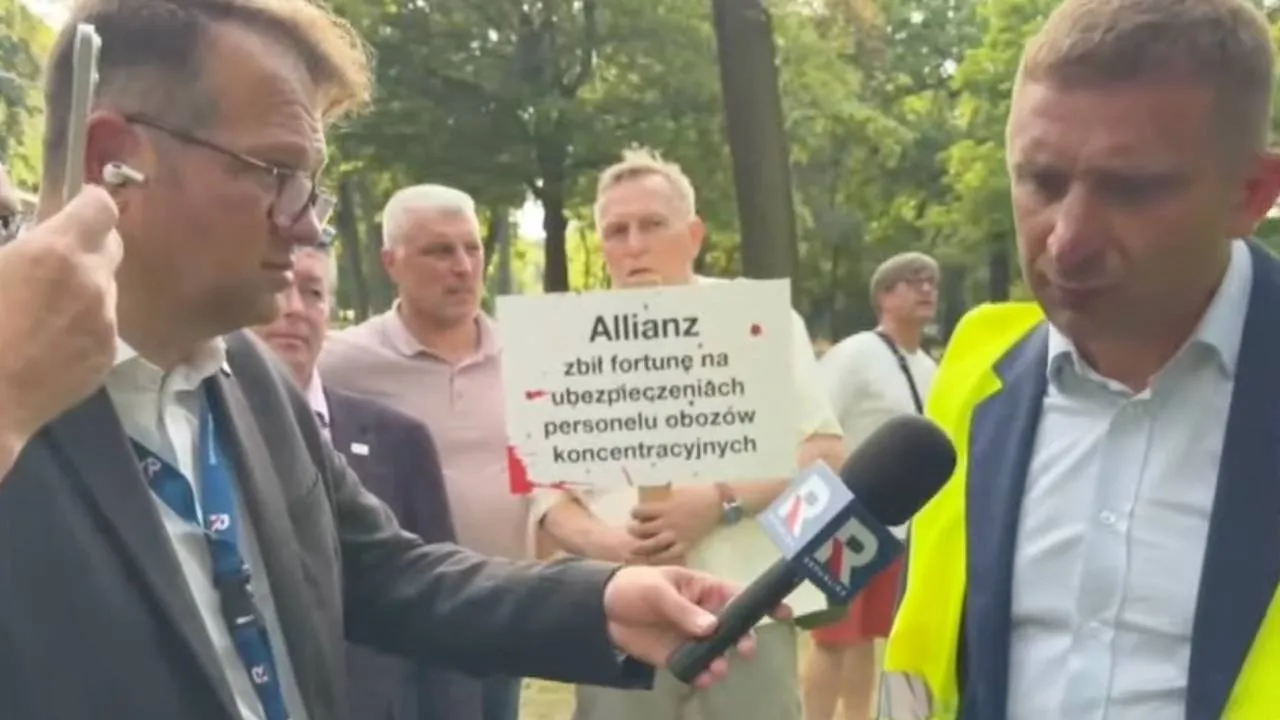 Niemcy zabrali telefon Roberta Bąkiewicza. "Wrzucono go do małej celi w samochodzie"