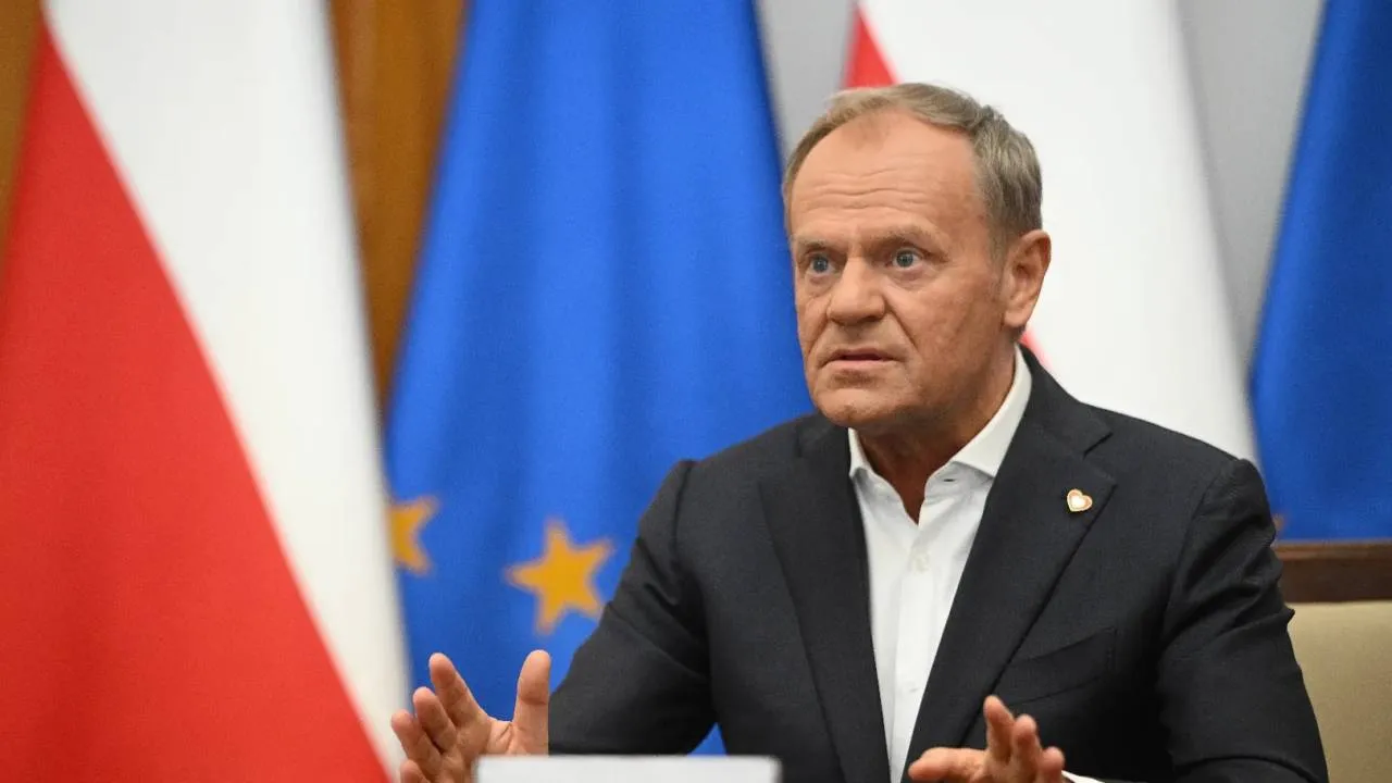 Słowa Tuska źle się zestarzały. W Sejmie mówił o "tłustych kotach" i "cwaniactwie"