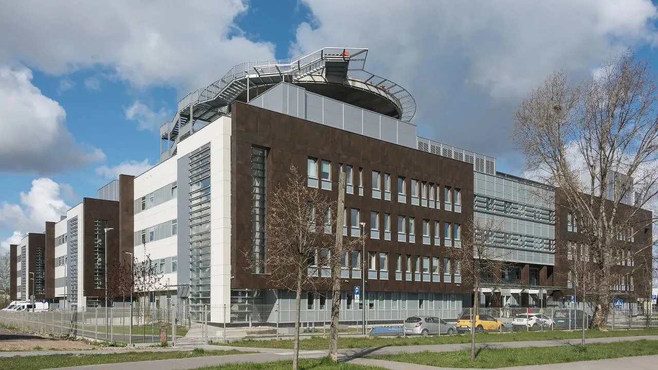 "Prywatna przychodnia Dawida Kacprzyka". Szpital Południowy ze specjalnymi procedurami dla działaczy KO!