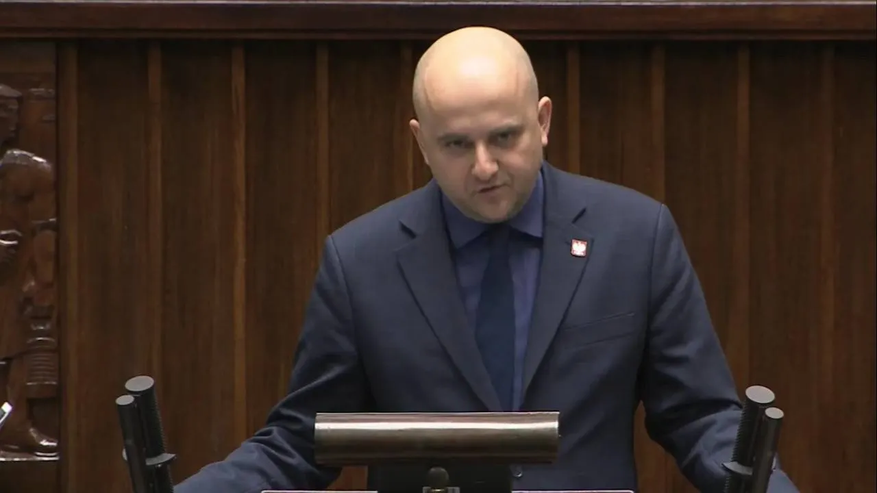 Gorąco w Sejmie. Politycy PiS ostro do koalicji rządzącej. "Klęczycie przed Niemcami"