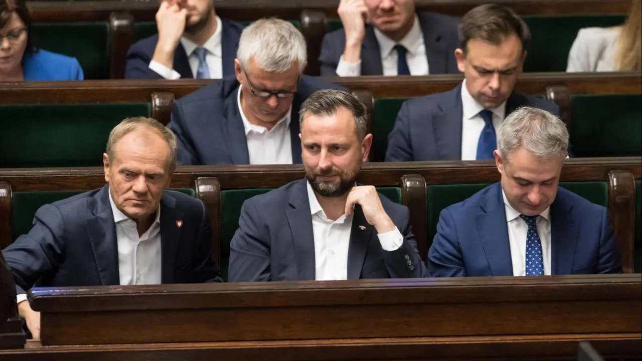 Deficyt pędzi szybciej niż gospodarka. Dochody państwa pod rządami Tuska niemal stoją w miejscu