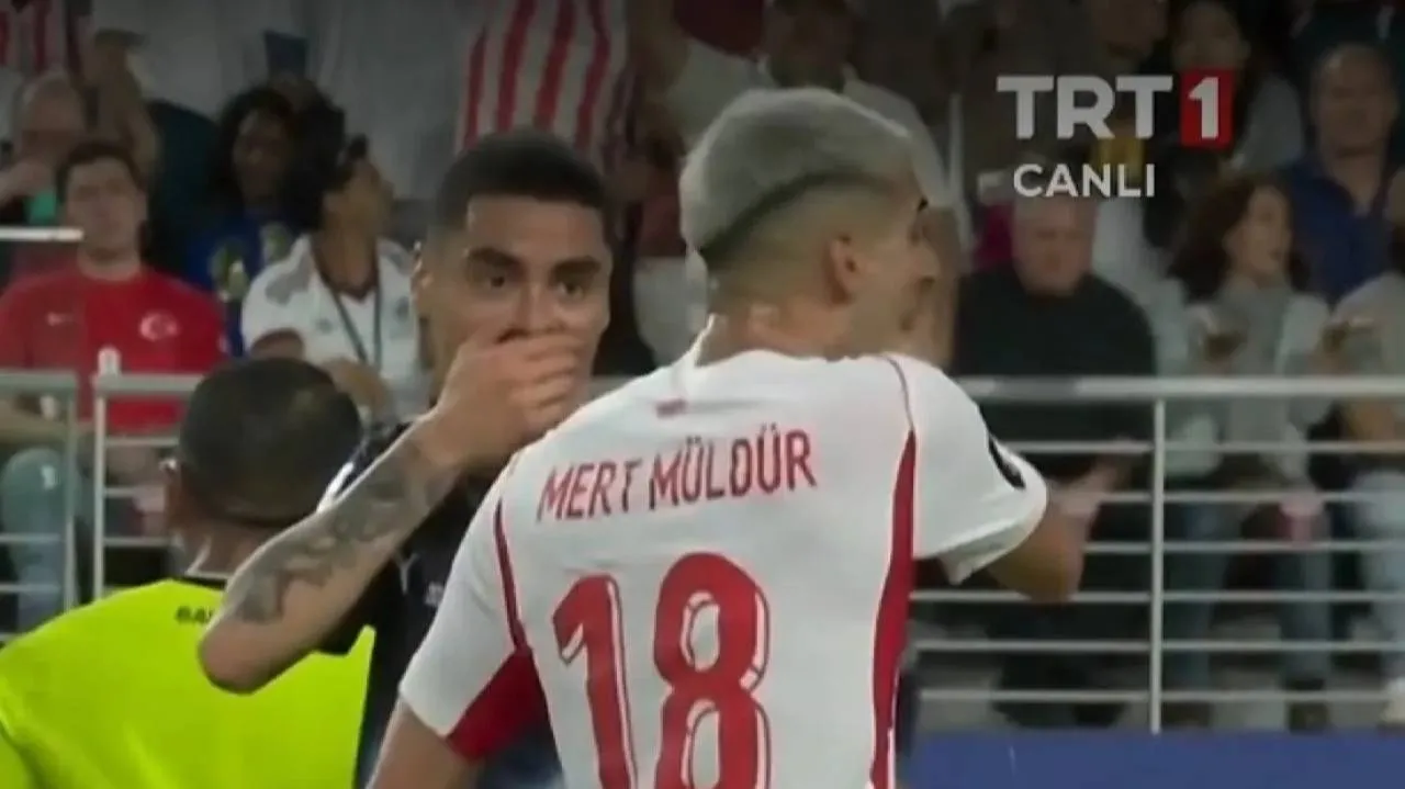 Ta czerwona kartka na mistrzostwach świata przejdzie do historii futbolu [WIDEO]
