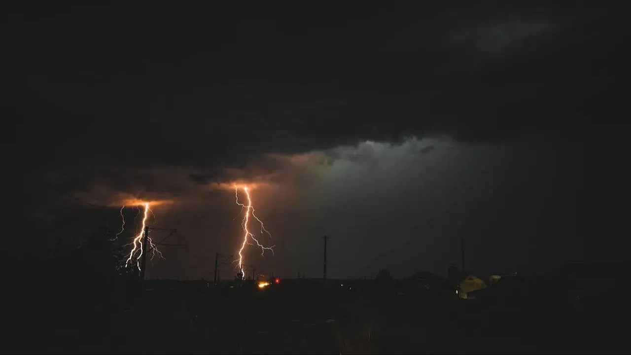 Alert dla całego kraju. Burze, ulewy i fala upałów w Polsce