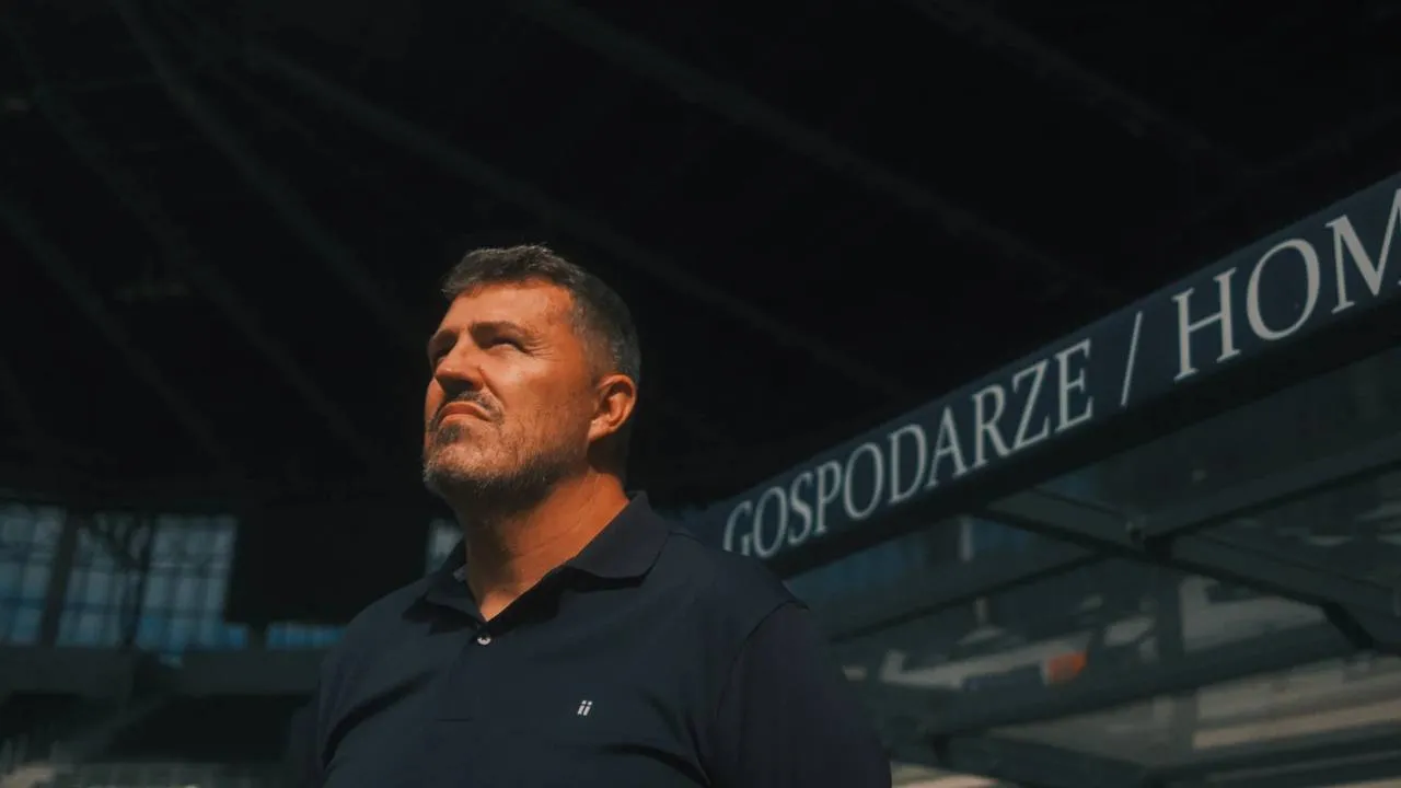 Trener Ajaxu Amsterdam wylądował w Ekstraklasie. Sensacyjna zmiana szkoleniowca