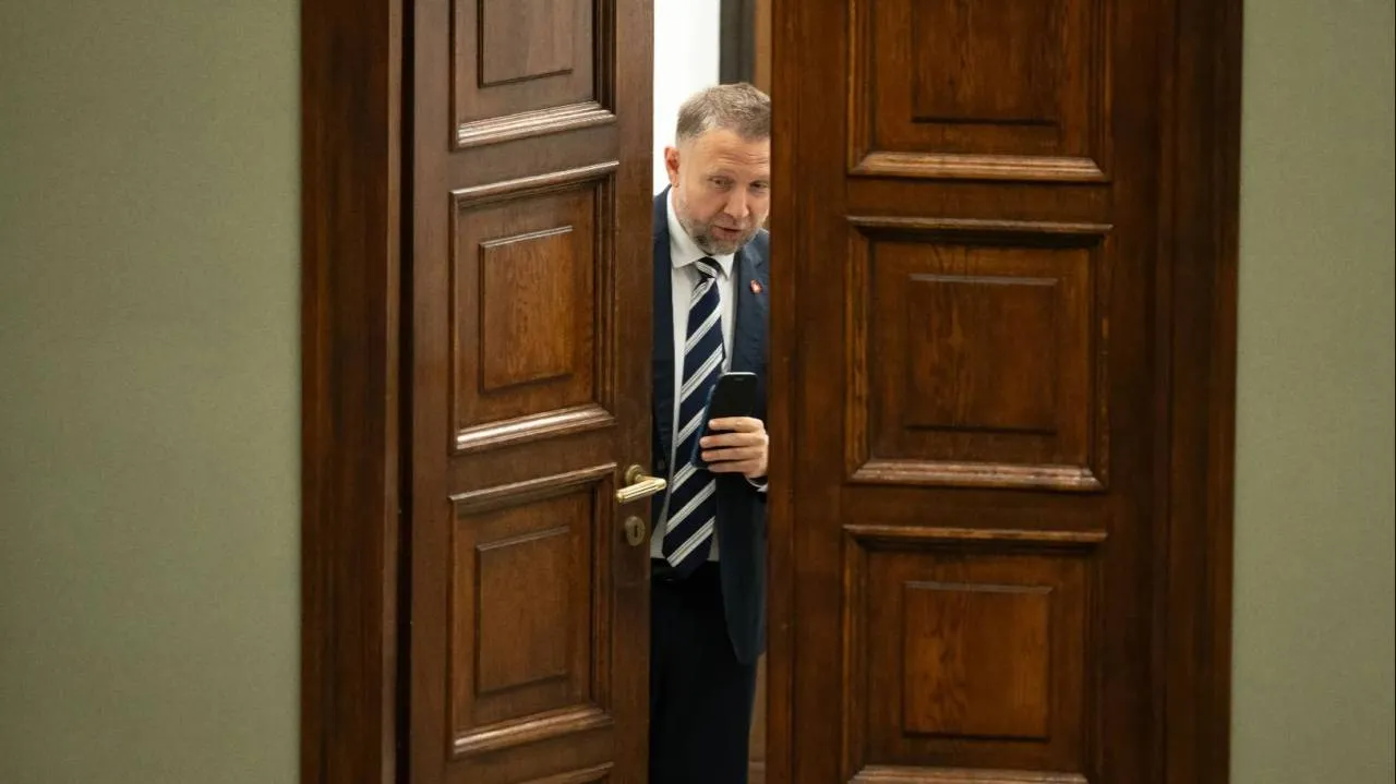 Skandal w Szpitalu Południowym. Kierwiński nie widzi podstaw do konsekwencji politycznych