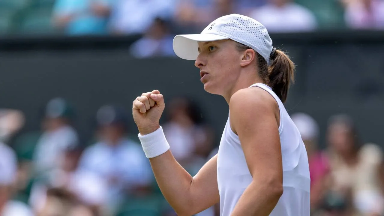 Kłopoty Igi Świątek w Wimbledonie. Trudny początek turnieju dla Polki