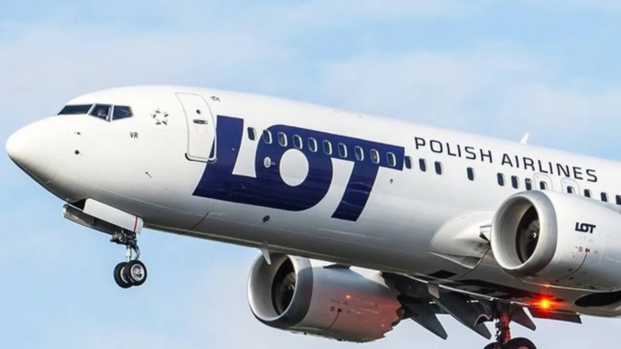 Po komunikacie samolotu LOT poderwano myśliwce. Poważny incydent