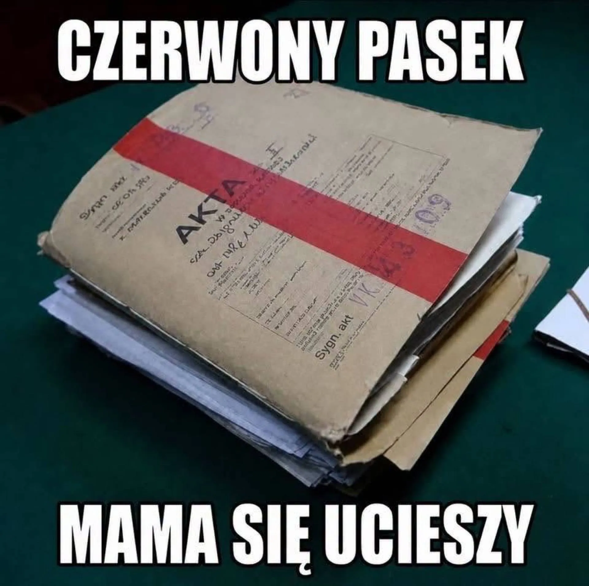 Czerwony pasek