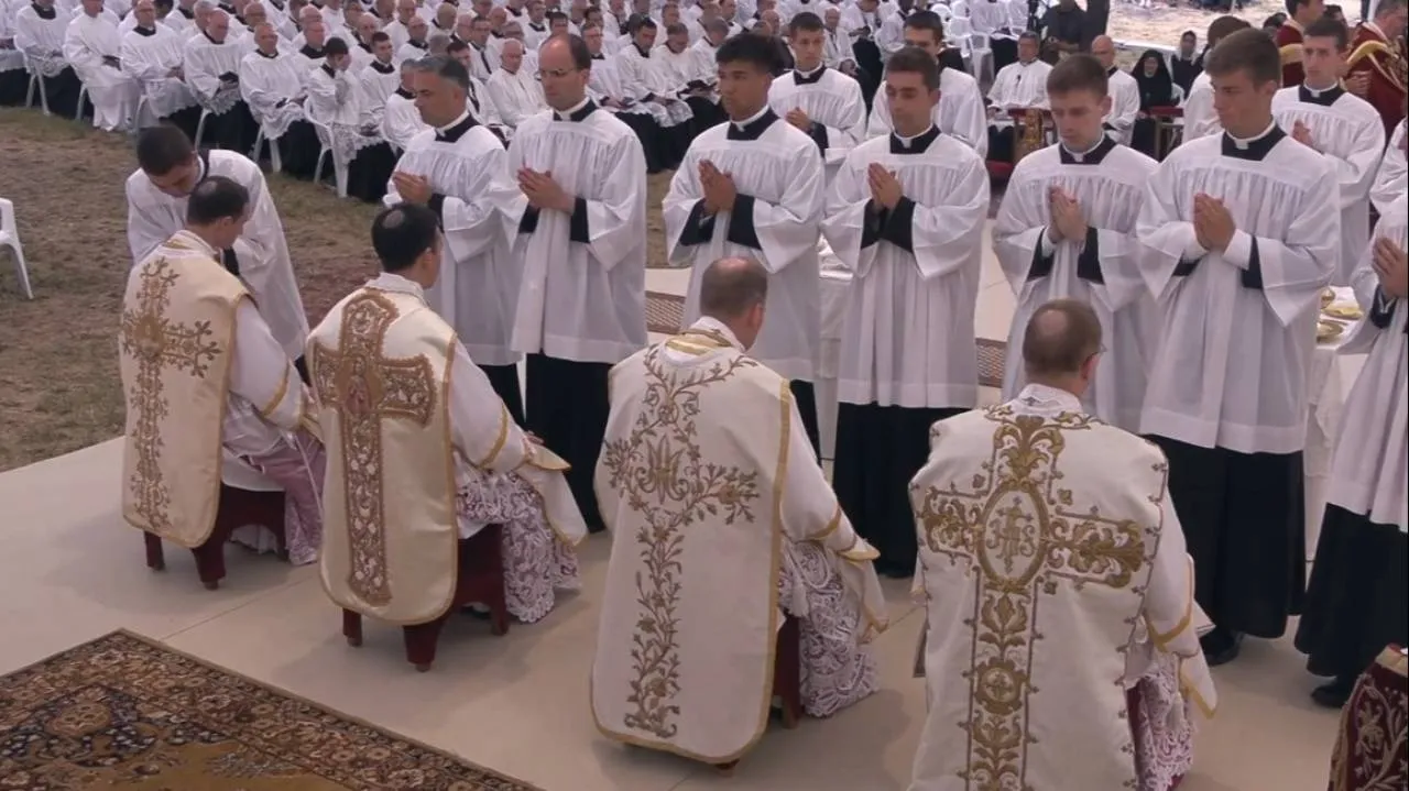 Papież apelował, by tego nie robili. Lefebryści postawili na swoim