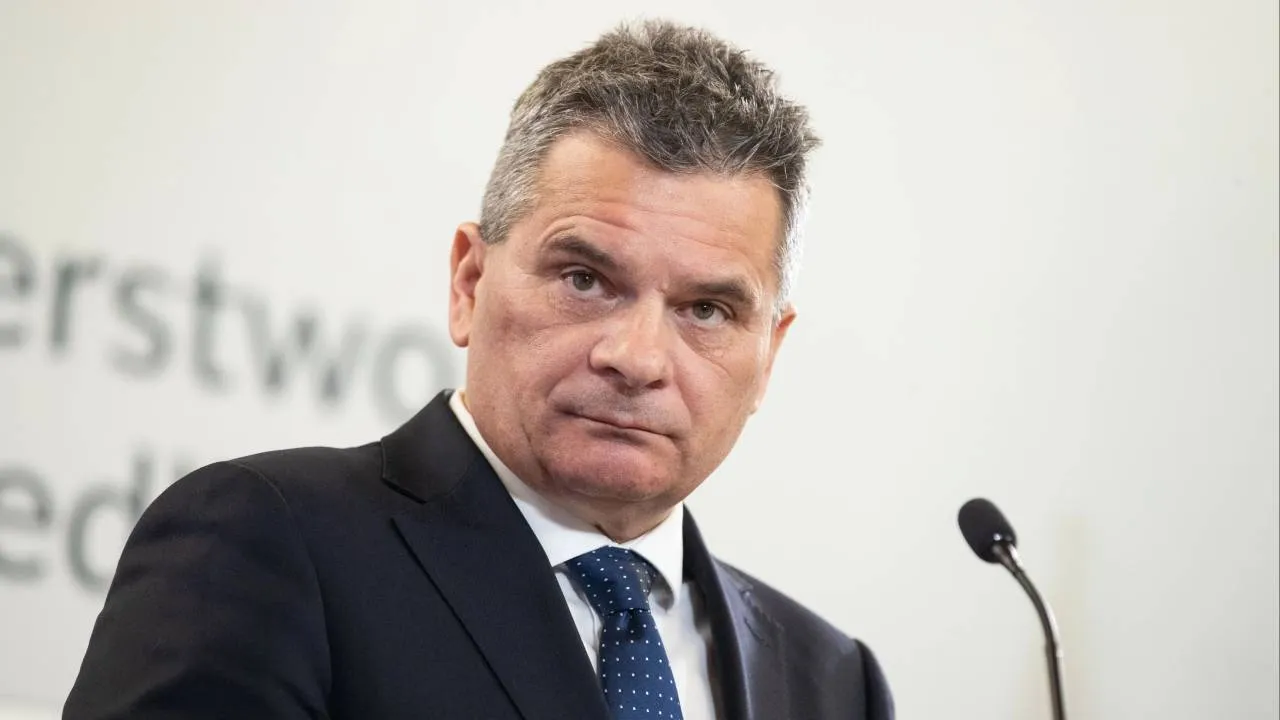 Kuriozalne oświadczenie Korneluka. Uzurpator z PK skarży się na kryptodyktaturę