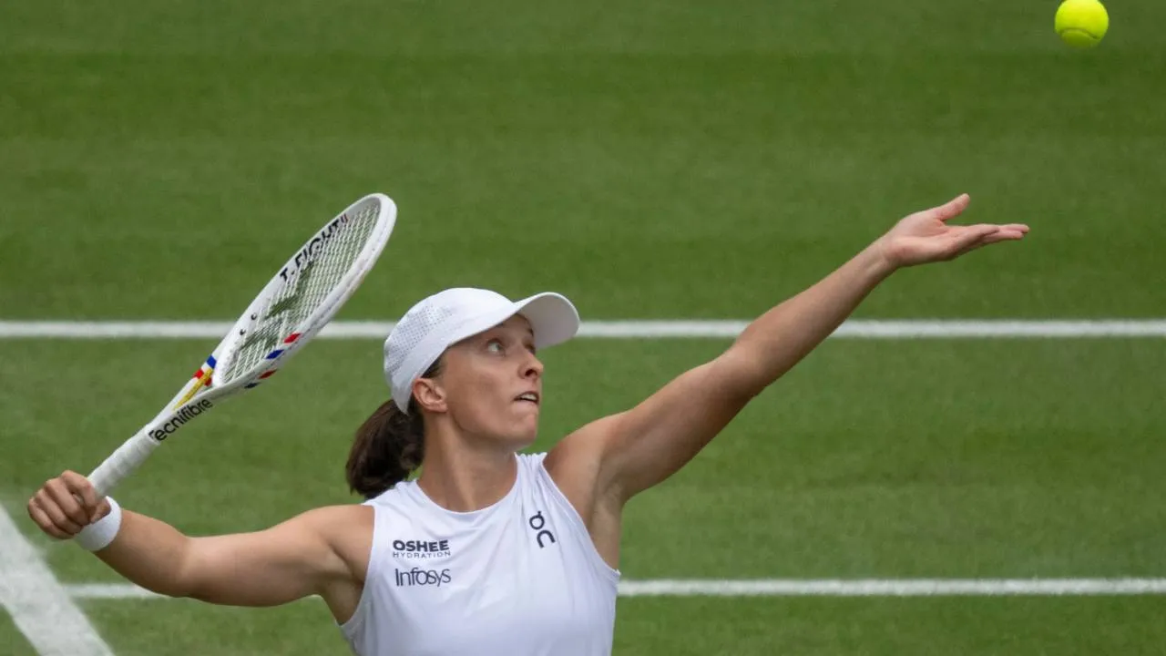 Iga Świątek pokonała finalistkę Wimbledonu. Polka pokazała klasę na londyńskiej trawie