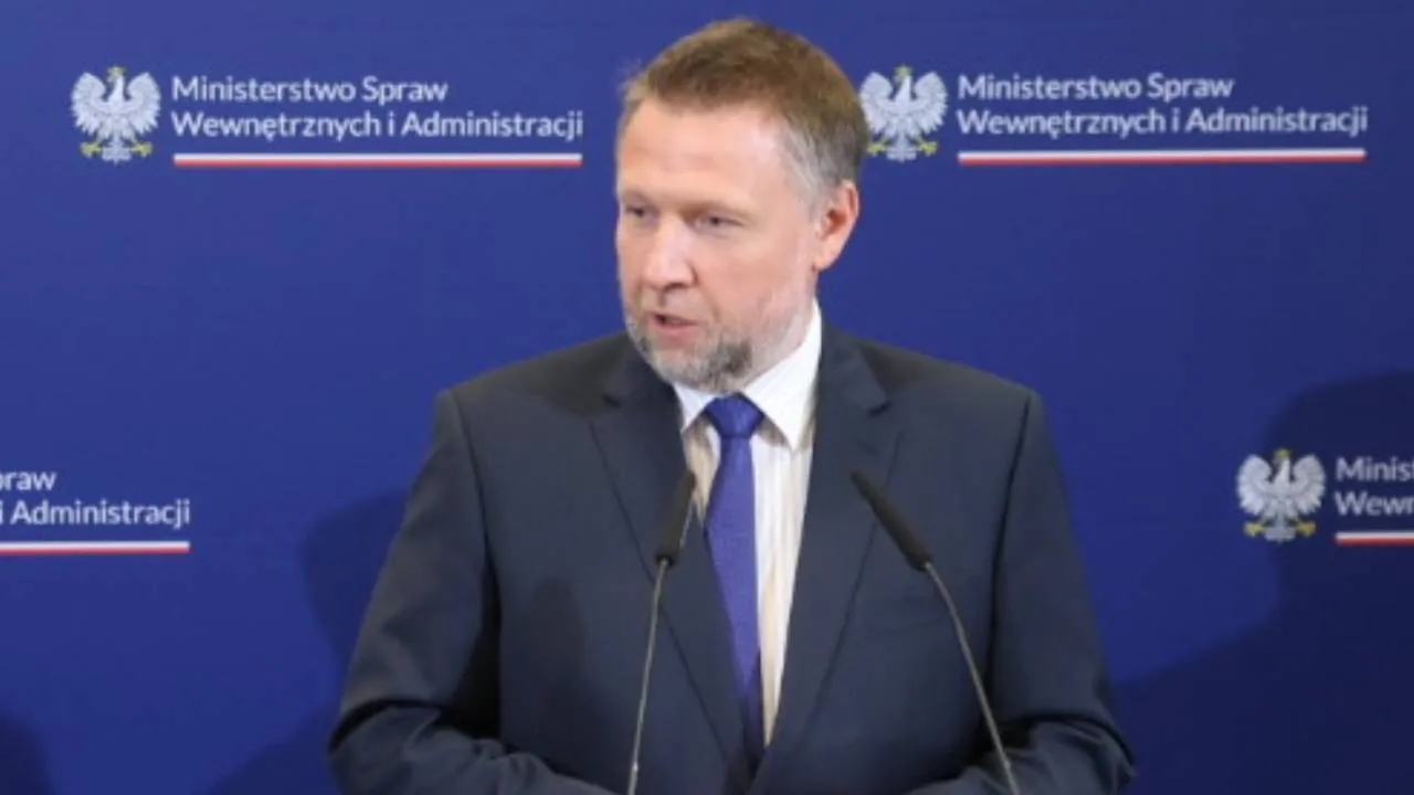 Kierwiński nie zamierza podawać się do dymisji. Apelującego o to Zandberga nazwał "PiS-owską przystawką"