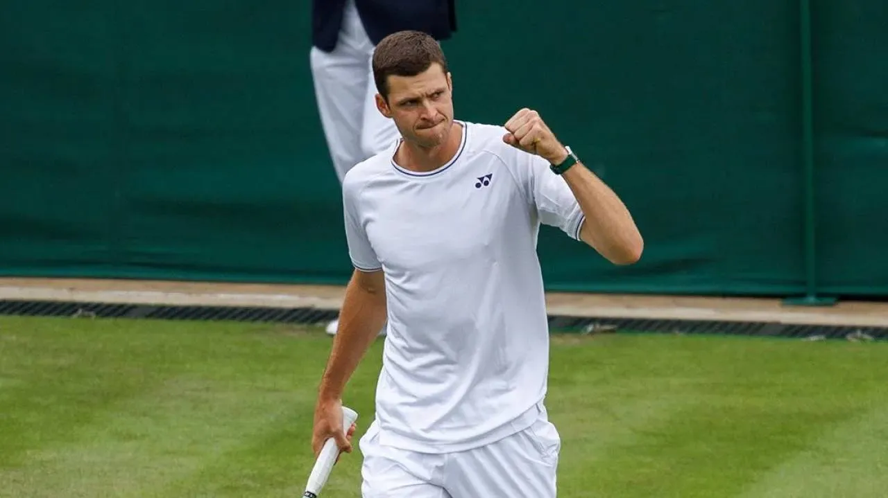 Hubert Hurkacz odwrócił losy meczu! Polak w 1/8 finału Wimbledonu