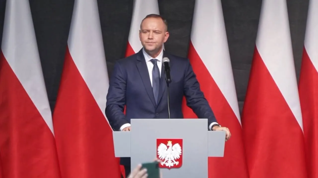 Nawrocki liderem zaufania. Prezydent na czele rankingu, Tusk daleko za nim