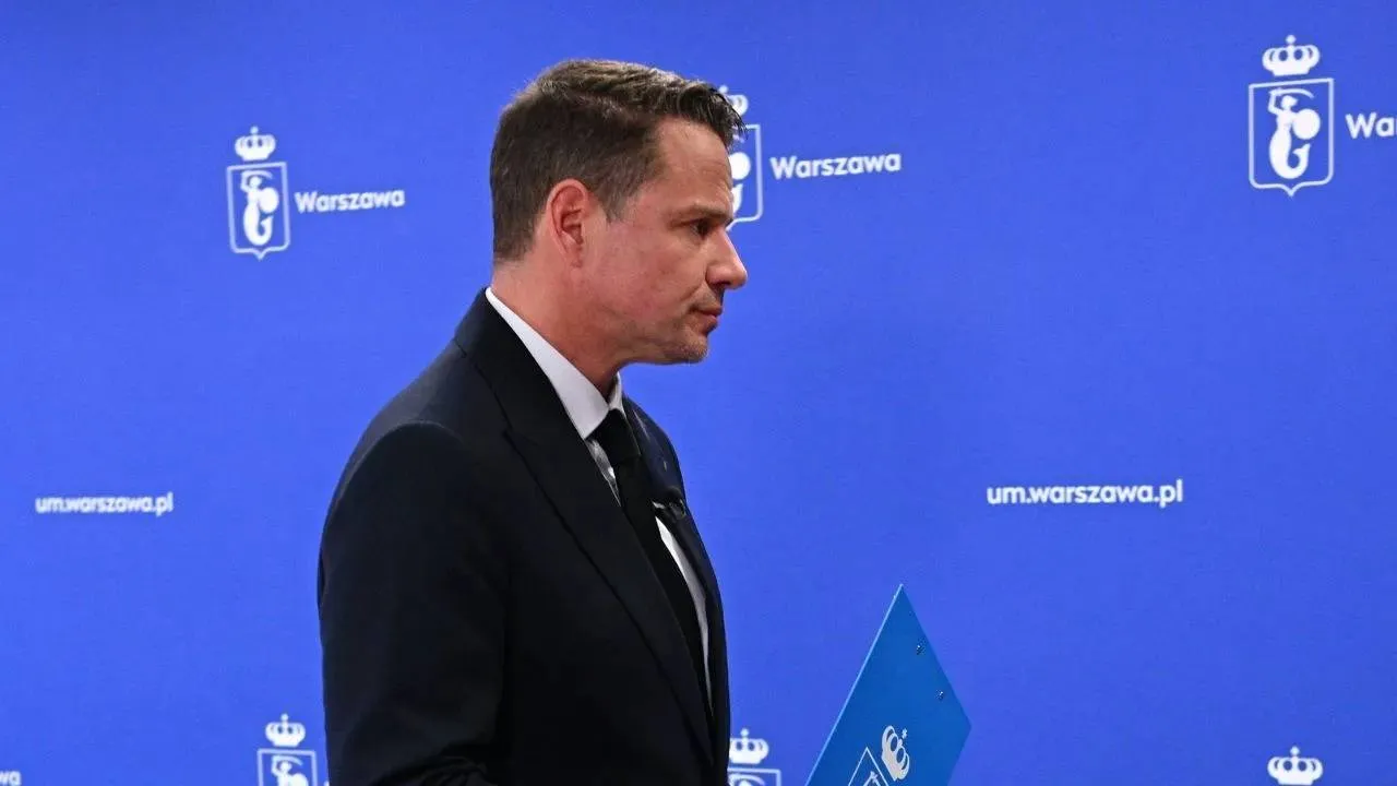 Dwie dymisje w stołecznym ratuszu. Lawina krytyki pod adresem Trzaskowskiego