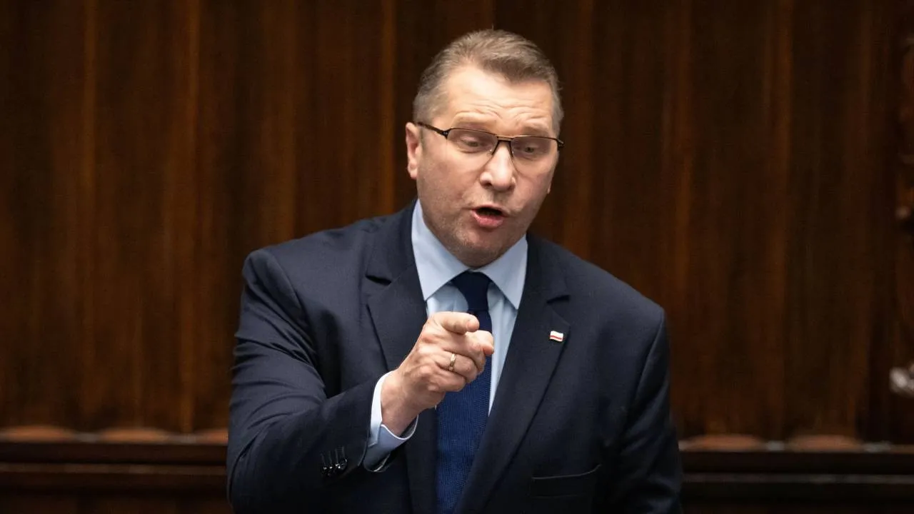 Czarnek odwrócił role. Pracownik TVP Info w likwidacji musiał wysłuchać mocnej riposty