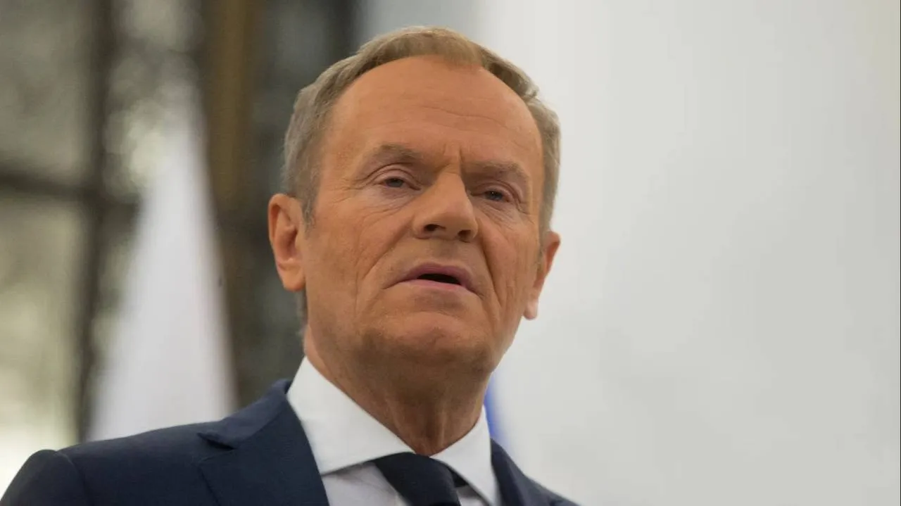 Tusk do opozycji: "Nie igrajcie z ogniem". Były szef MON zmiażdżył jego narrację