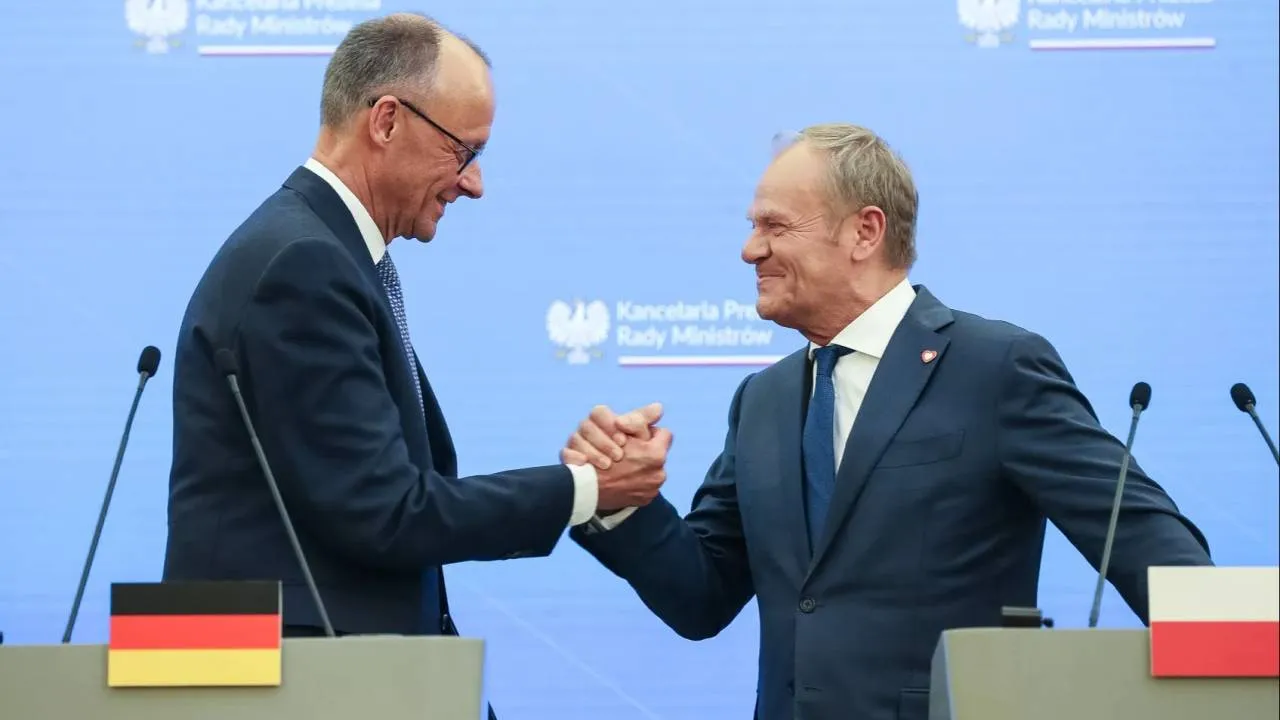 Były szef MON: Tusk chce zerwać udział Polski w amerykańskim systemie antyrakietowym
