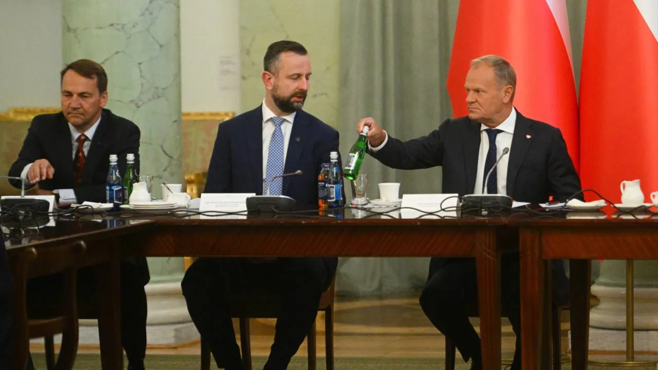Burza wokół Patriotów. Leśkiewicz: Rząd próbuje odwrócić uwagę od afer