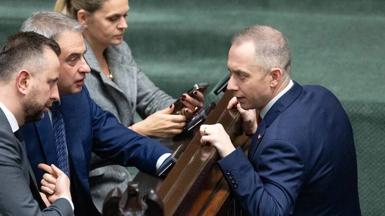 „Tusk wyrzuci pana z roboty”. Tomczyk o jedno zdanie za daleko