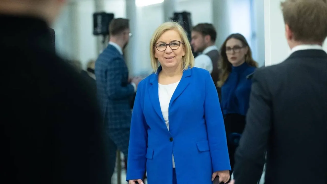 Kolejna partia na scenie. Hennig-Kloska wierzy, że tym razem się uda? Polacy - nie