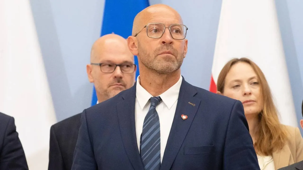 Polski rząd na pasku niemieckiego giganta i znikające przepisy! Nowe „lub czasopisma”