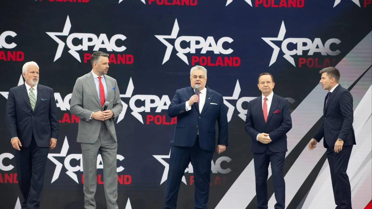 Prokuratura umorzyła śledztwo ws. CPAC Polska. "Dalsze jego prowadzenie uderzałoby w rząd"